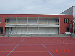 LORO-X flat roof drainage vertical and yet outside
